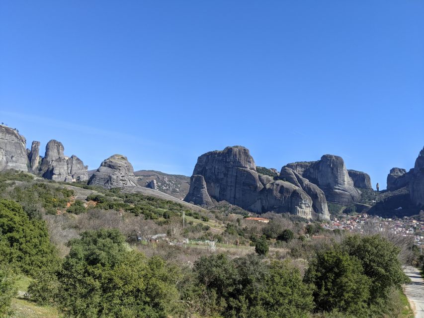 From Thessaloniki: Meteora Small Group Day Trip - Kalambaka and Kastraki: the gateway to Meteora