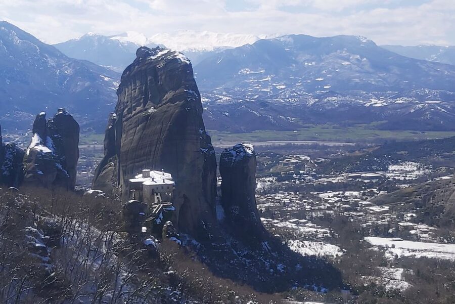From Thessaloniki: Private Day Trip to Meteora with Transfer - Kalabaka: a useful meal break after the cliffs