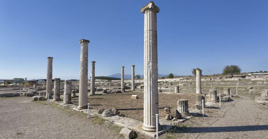 From Thessaloniki: Vergina & Veria Half-Day Tour - Beneath the mound at the Royal Tombs