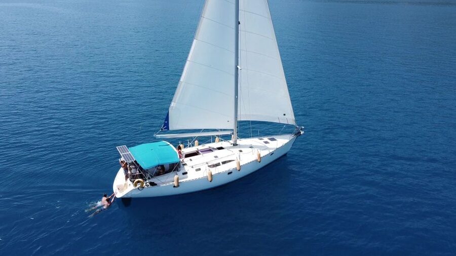 Gouvia: Corfu Island Sailing Trip with Snack and Soft Drinks - Gialiskari offers the fullest swimming stop