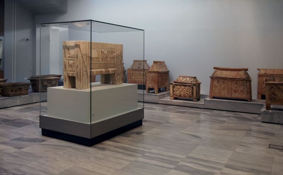 Heraklion Archaeological Museum Ticket & Audio Guide - Entering the museum with a pre-booked ticket