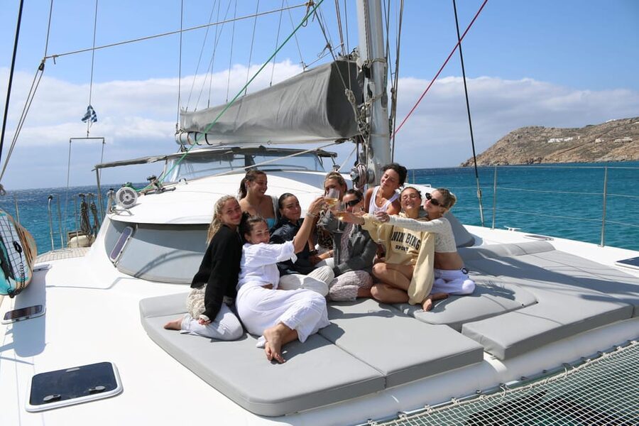 Heraklion: Dia Island Luxury Catamaran Cruise with Meal - The Lagoon 450F Catamaran