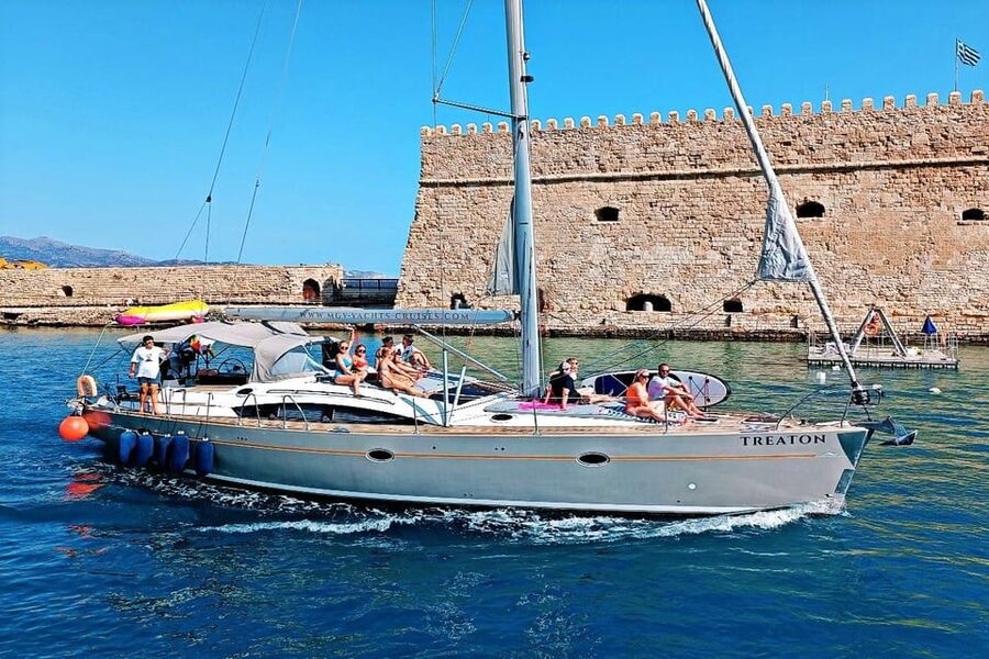 Heraklion: Dia Island Luxury Sailing Trip with Meal & Drinks - A Mediterranean lunch served aboard