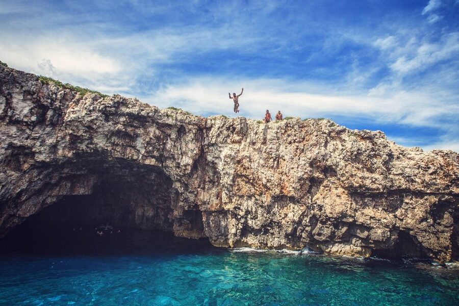 Heraklion: Dia Island Morning Sailing Trip with Snorkeling - Food, fruit, wine, and refreshments aboard