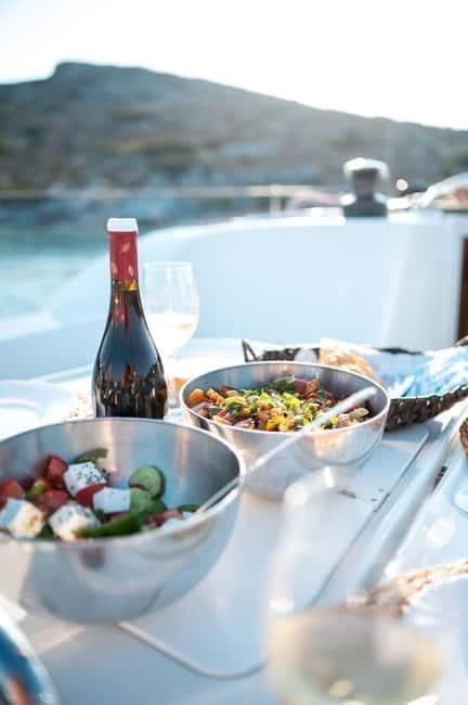 Heraklion: Dia Island Sunset Boat Tour with Dinner - Who will enjoy this sailing trip most?