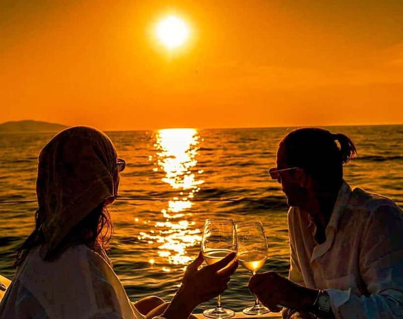 Heraklion: Dia Island Sunset Boat Tour with Dinner - Three hours at Saint George Bay