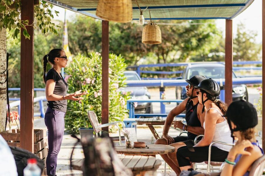 Heraklion: Finikia Horse Riding Tour with Lunch or Dinner - What the ride feels like for beginners and experienced riders