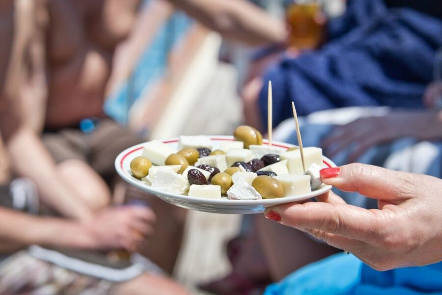 Heraklion: Food Tastings Walking Tour - The savory meal: organic meat or fried snails