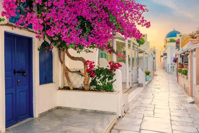 Heraklion: Guided Santorini Day Trip with Ferry Cruise - Crowds, timing, and the Santorini reality