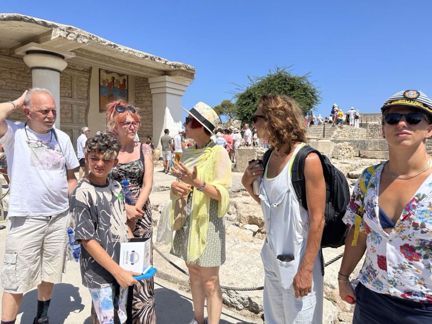 Heraklion: Knossos Private Guided Tour & Skip-the-Line Entry - Entering the Palace of Knossos without the long ticket queue