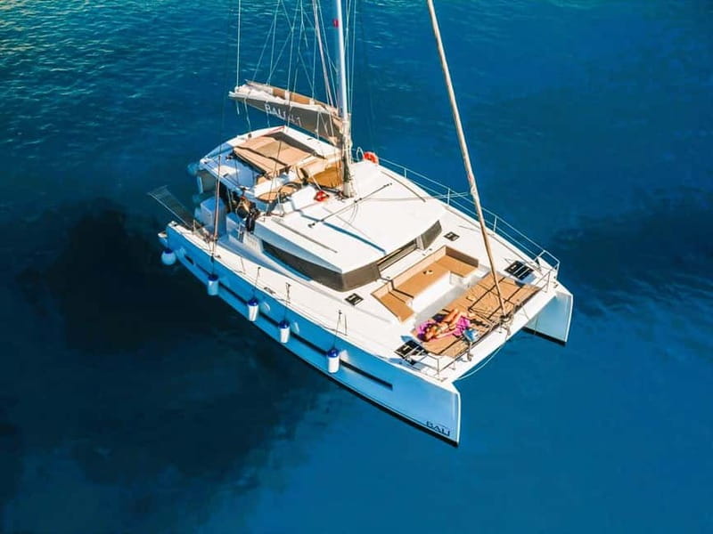 Heraklion: Luxury Catamaran Cruise to Dia Island with Lunch - Setting sail from Marina Café in Heraklion