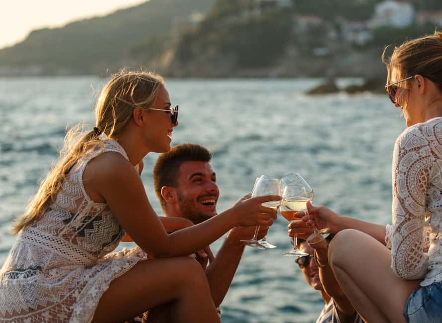 Heraklion Luxury Catamaran Dia Isla -Gourmet Lunch Top Rated - A relaxed afternoon instead of a rushed excursion