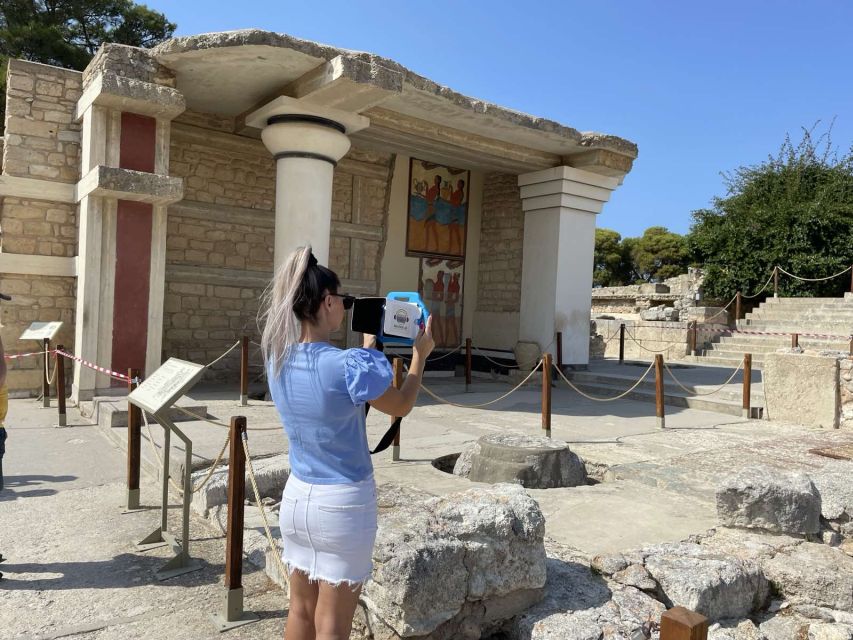 Heraklion: Palace of Knossos 3D Virtual Audio Tour by Tablet - Following the palace route in 3D