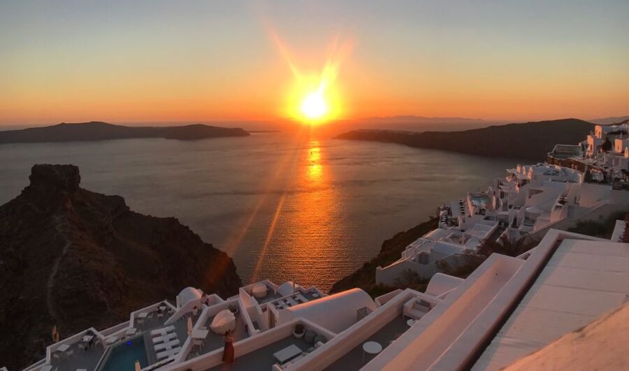 Heraklion: Santorini Day Trip with Boat Transfer & Oia Visit - Oia: spectacular views with very little breathing room