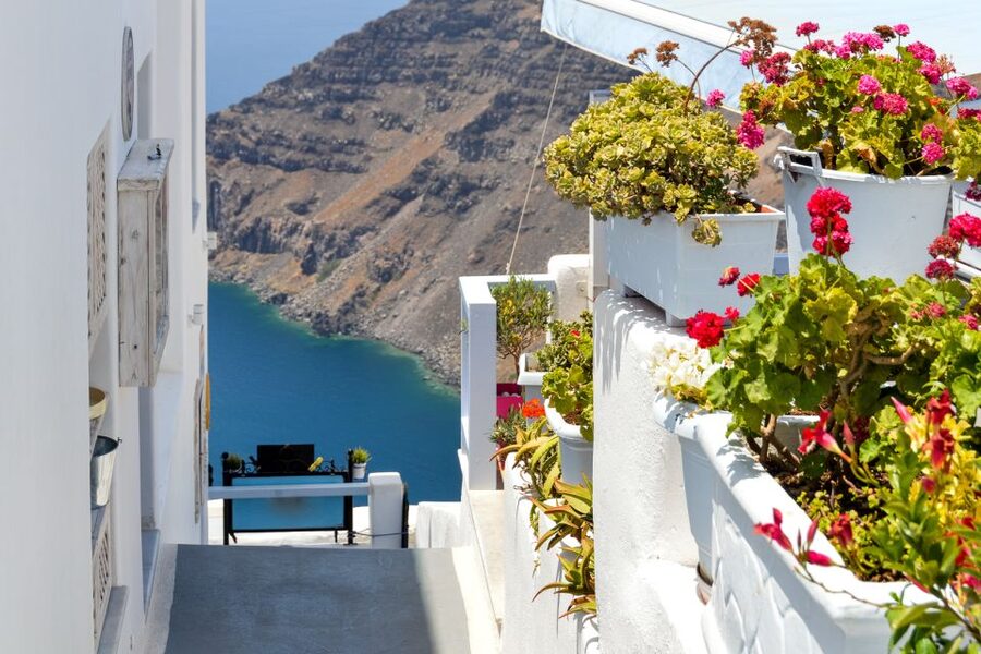 Heraklion: Santorini Day Trip with Boat Transfer & Oia Visit - Should you add the €20 volcano boat?