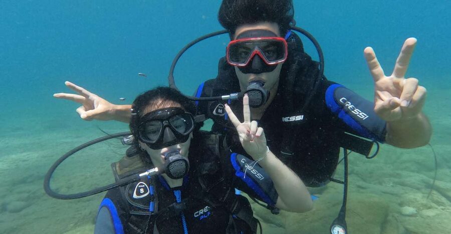 Heraklion: Scuba Diving Experience for Beginners _Beach - Equipment, suits, and the first moments in the sea