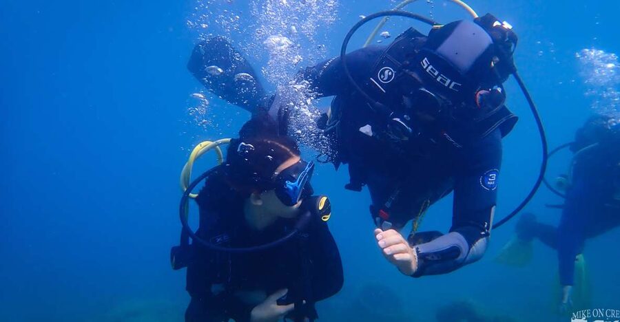 Heraklion: Scuba Diving Experience for First-Timers - Entering Ligaria Bay