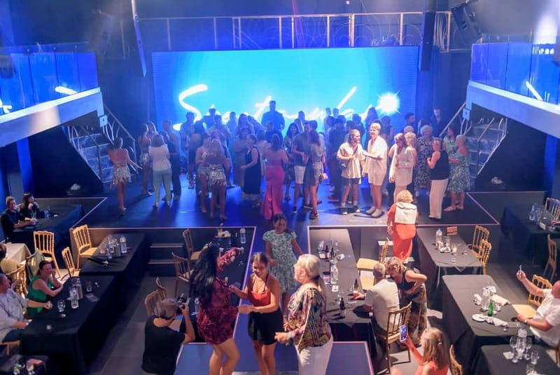 Hersonissos: Alar Spectacular Dinner Show - A four-course meal with plenty happening around you