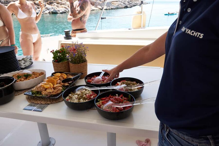 Hersonissos: Catamaran Sailing Trip to Dia Island with Lunch - Who should book this Dia Island sailing day?