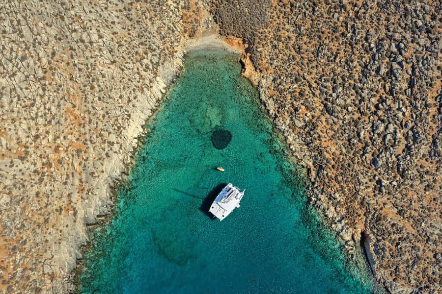 Hersonissos: Catamaran Sailing Trip to Dia Island with Lunch - Three hours at Dia Island