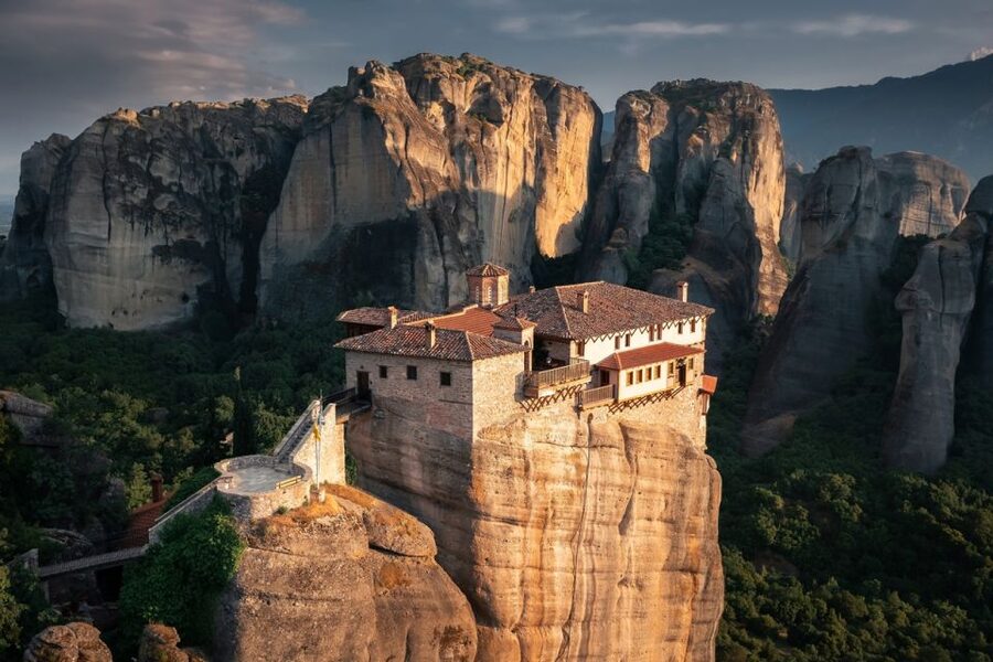 Kalabaka: Meteora Private Day Tour with a Local Guide - Seeing all six monasteries from the cliffs