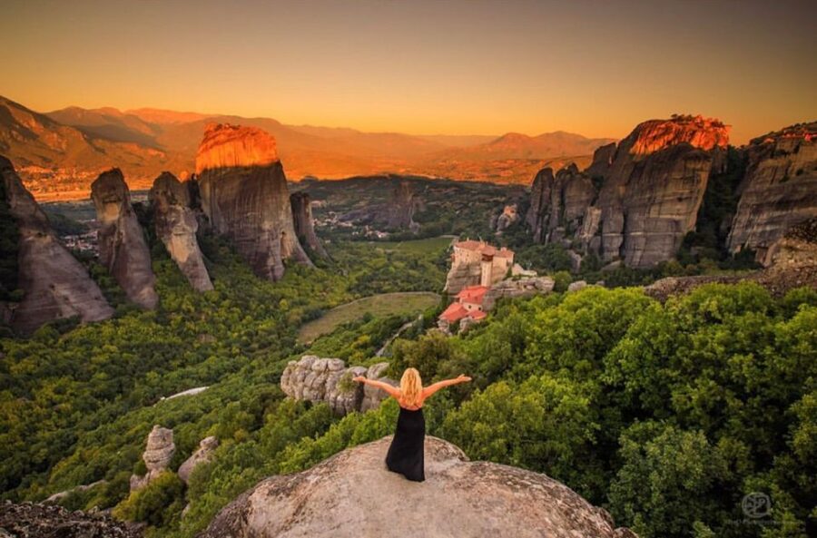 Kalabaka: Meteora Private Day Tour with a Local Guide - Choosing two or three monasteries to enter