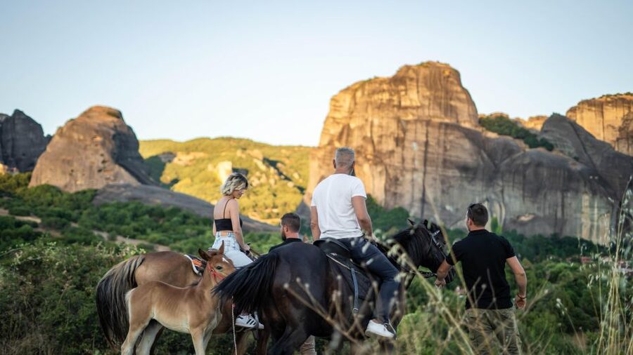 Kastraki: Meteora Sunset Horseback Riding - Riding the paths beneath the cliffs
