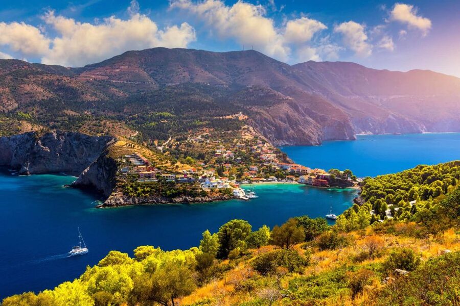 Kefalonia: Island Highlights Bus and Boat Tour with Lunch - Agia Efimia, coffee, and the start of the sea journey