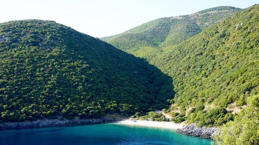 Kefalonia: Island Highlights Bus and Boat Tour with Lunch - The boat ride and the secluded swimming stop