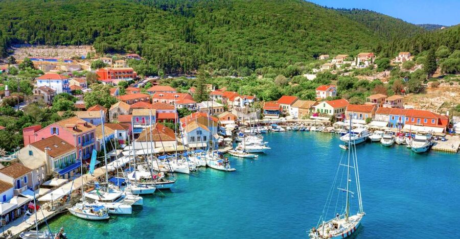 Kefalonia: Island Sightseeing Bus Tour with Hotel Transfer - Agia Effimia gives you one hour by the harbor