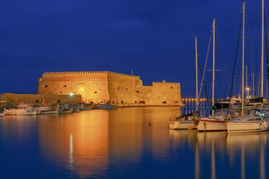 Knossos Palace: E-ticket with Audio and Heraklion City Tour - Following the route through Heraklion