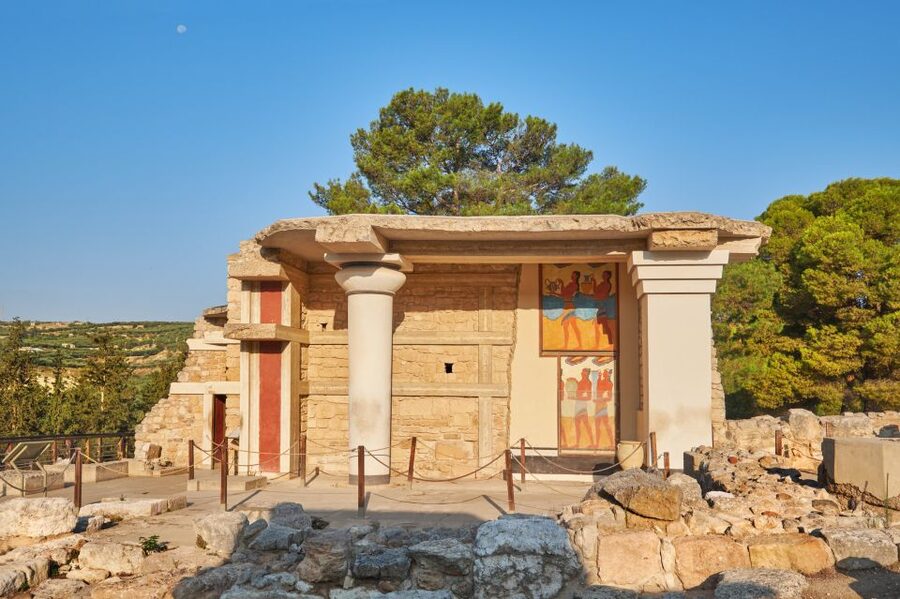 Knossos Palace: E-ticket with Audio and Heraklion City Tour - The practical limits of a phone tour