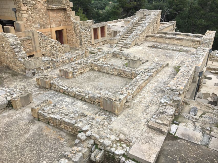 Knossos Palace Guided Walking Tour (Without Tickets) - What the guide adds to the ruins