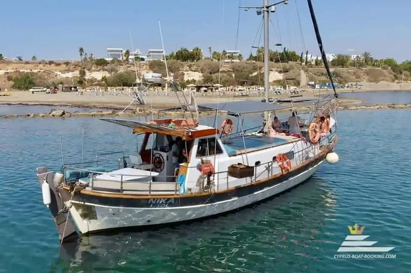 Kolymbia: Day Cruise to Lindos with 2 swimming stops - The Acropolis and the village lanes