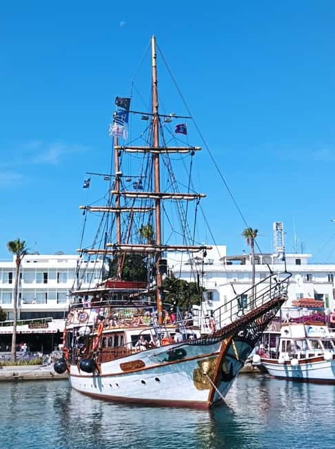 Kos: 3-Island Cruise with Lunch and Hotel Transfer - Settling onto the wooden yacht