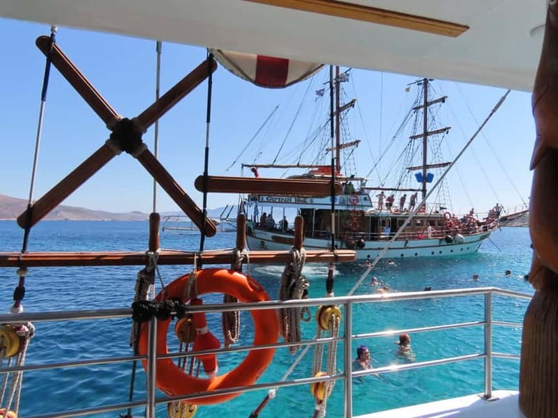 Kos : 3-Island Wooden Ship Cruise w/ Lunch on Captain Hook - Platy for the boat jump