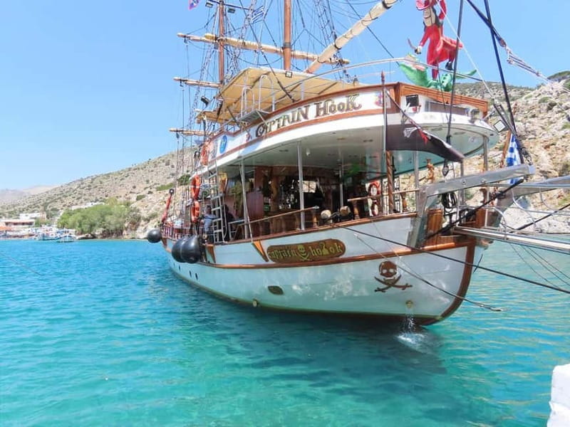 Kos : 3-Island Wooden Ship Cruise w/ Lunch on Captain Hook - Leaving Kos and watching the sea