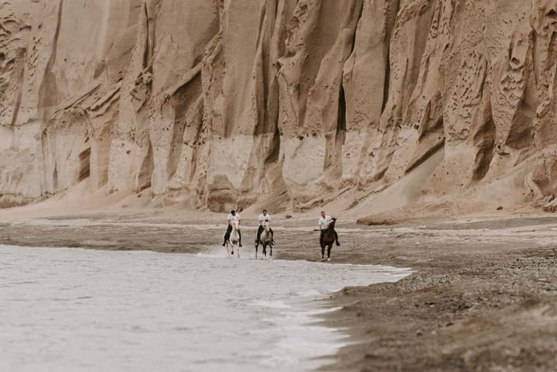 Megalochori: Horseback Riding Tour for Experienced Riders - Who should book this Santorini ride?