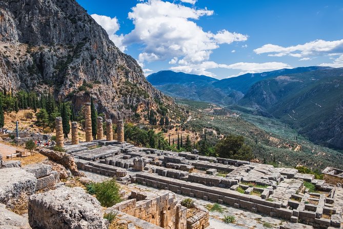 Mercedes Private Tour to Delphi and Arachova - Tholos of Athena Pronaia: A Brief but Beautiful First Stop