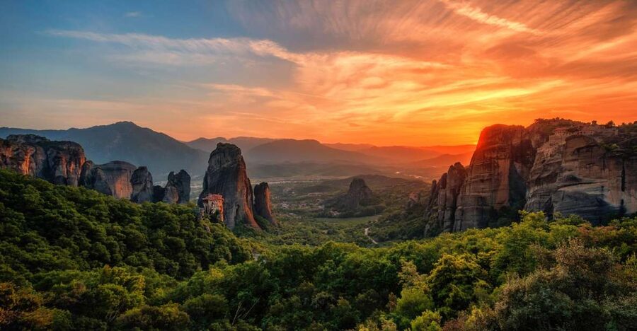 Meteora: Guided Sunset Tour with Monasteries & Caves Visit - Guides, driving, and the feel of the outing