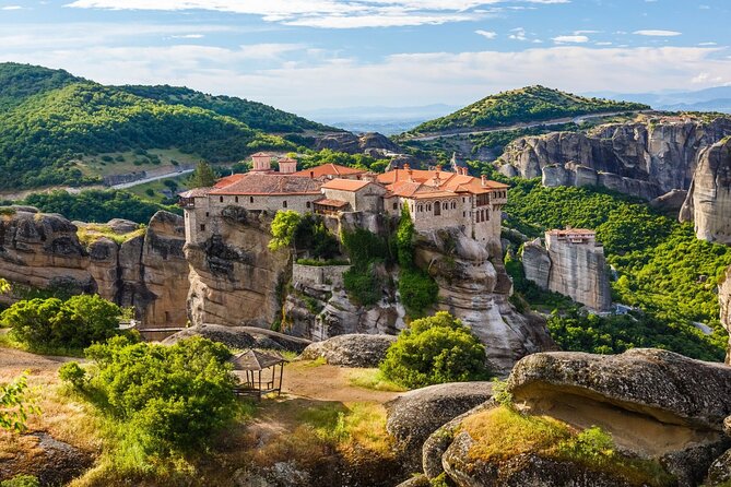 Meteora: Morning Half Day Sightseeing and Monasteries Tour - Why a morning tour works so well at Meteora
