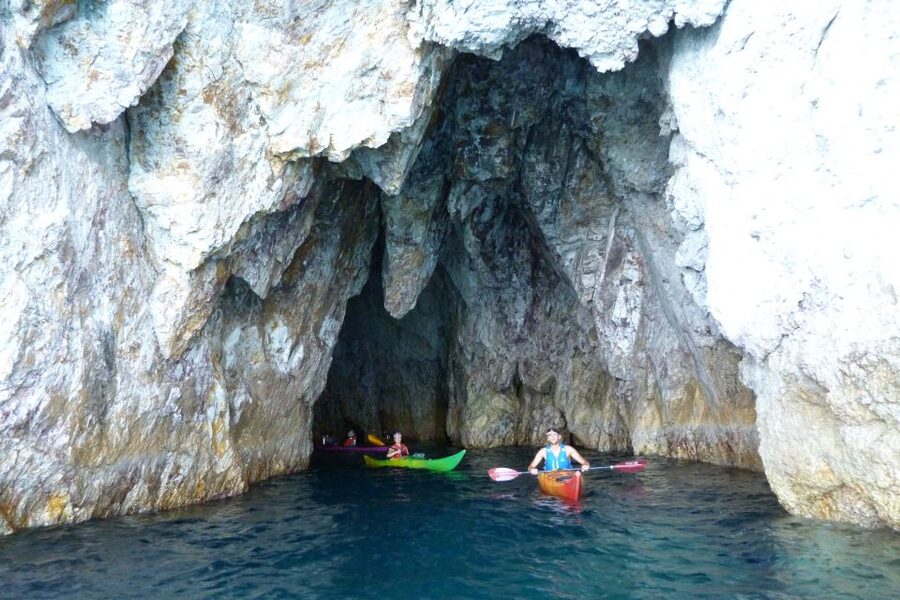 Milos: Guided Kayaking Trip with Snorkelling & Lunch - The first hour on the water