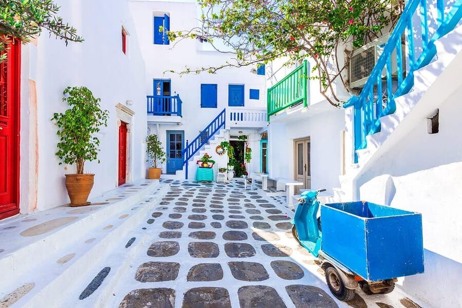 Mykonos: Private Tour Island With A Local - Armenistis lighthouse: the strongest photo stop