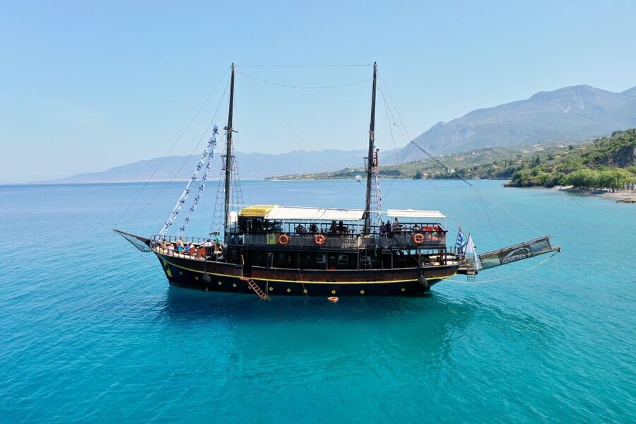 Mykonos: Sunset Party Boat Cruise with 1 Drink - Agios Stefanos is the active part of the evening