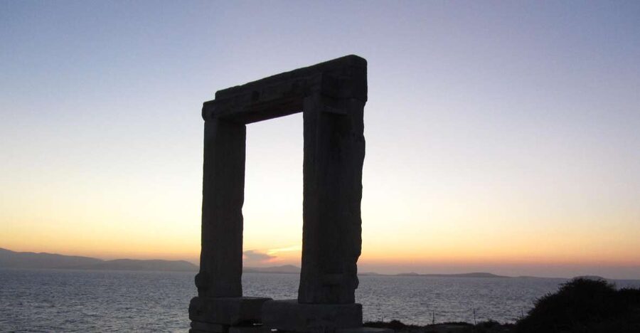 Naxos Castle Walking Tour and Sunset at the Portara - Naxos Town in a 30-minute introduction