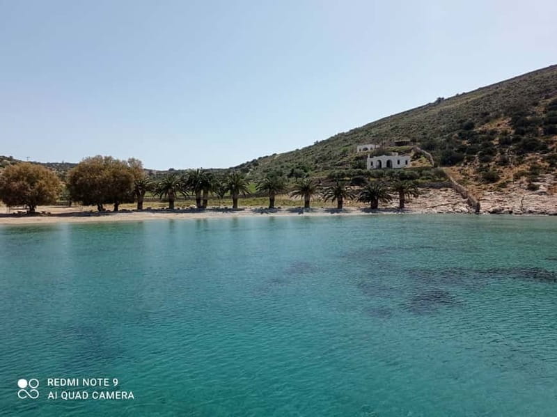 Naxos: Naxos Catamaran Sailing Cruise with Lunch and Drinks - How the crew shapes the day