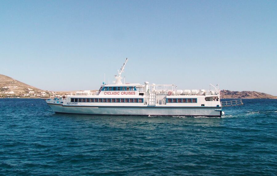 Naxos: Santorini Day Trip by Boat with Guided Tour - Time in Fira, Santorini’s main independent stop