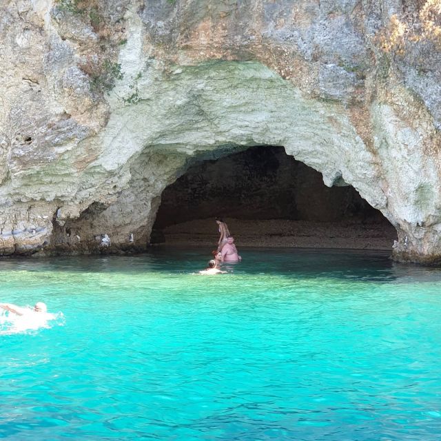 Nydri: Island-hopping Boat Cruise with Lunch and Drinks - Key details before you book