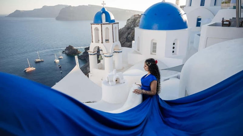 Oía: Santorini Professional Photoshoot with Edited Photos - What This Oia Photoshoot Really Offers