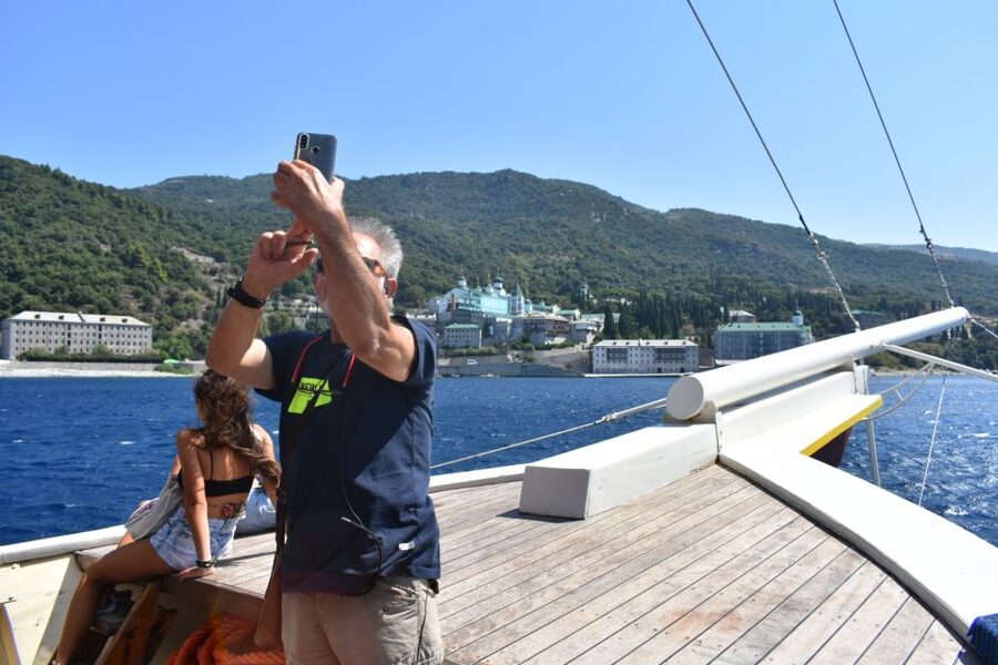 Ouranoupoli: Mount Athos Peninsula Sightseeing Cruise - Practical tips for a smoother cruise